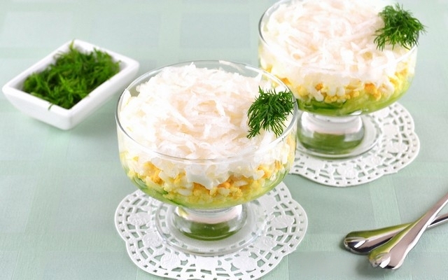 Салат порционный "Восторг" с курицей