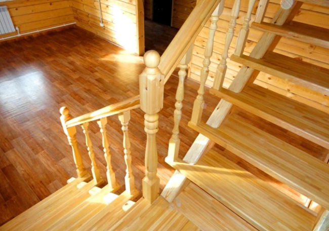 Деревянные лестницы для дома и дачи