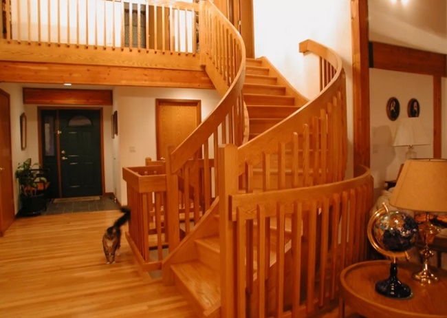 Типы деревянной лестницы и этапы изготовления модели