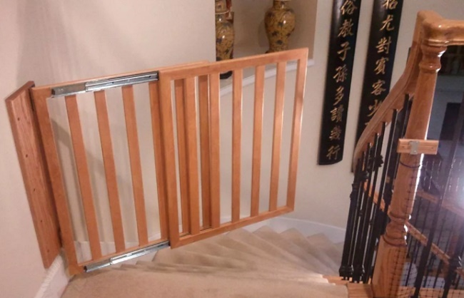 Как обезопасить лестницу для ребенка?